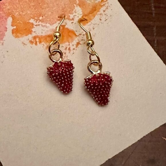 Little Enamel Strawberry Earrings - Picture 4 of 4